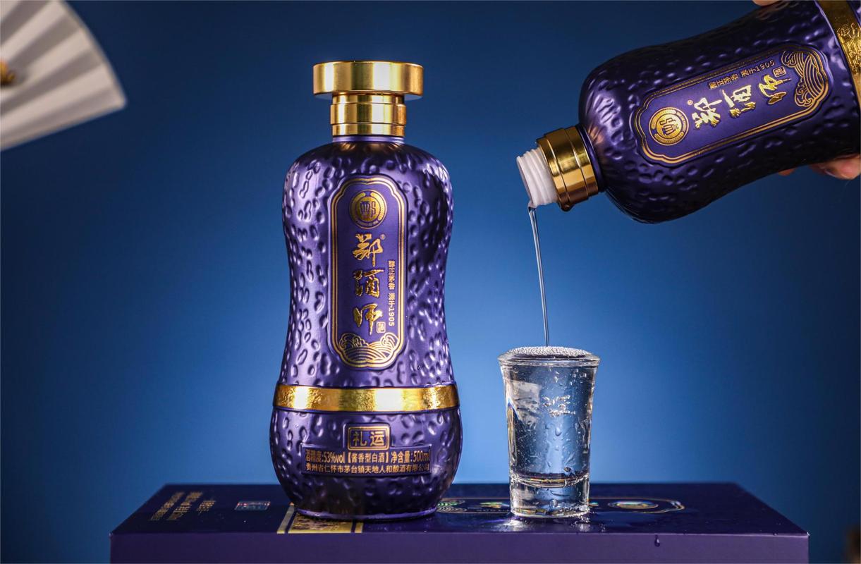 平时聚会多,为了身体,咱们喝酒是也要注意这些事项~[握手]  酒前:先吃