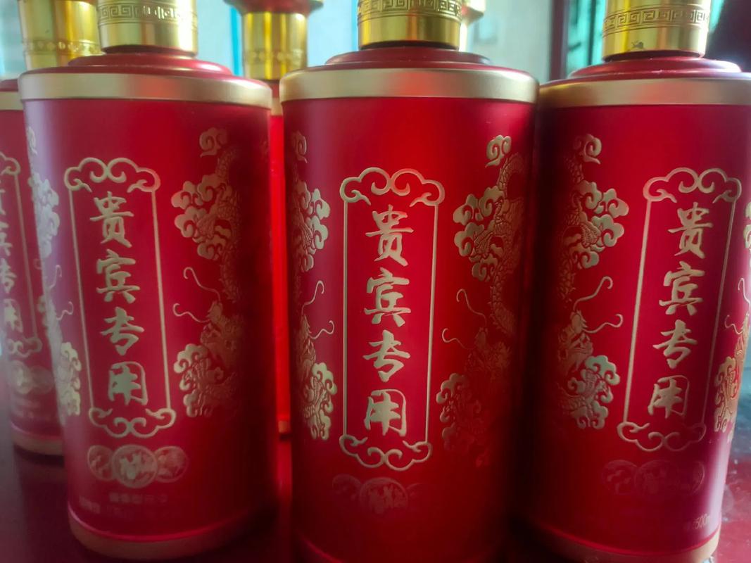 你有故事吗?我有酒!我们可以约吗?#纯粮酿造 #新年礼盒装白 - 抖音