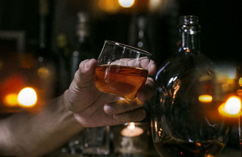 酒吧内找13岁女孩陪酒致中毒危及生命,杭州桐庐一男子被控过失致人重伤