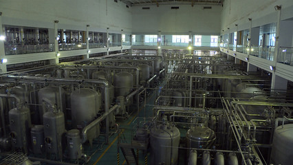 刘中英率队考察湖北劲牌