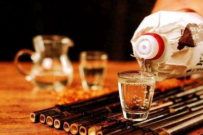 伏特加当水喝？为何俄罗斯人不碰中国白酒